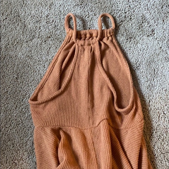 Halter / Peplum top - Picture 3 of 3